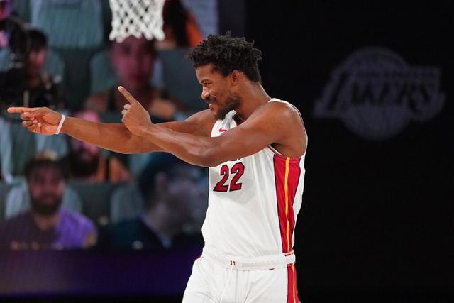 高诗岩23+11山东胜江苏 黎伊扬21分福建胜青岛